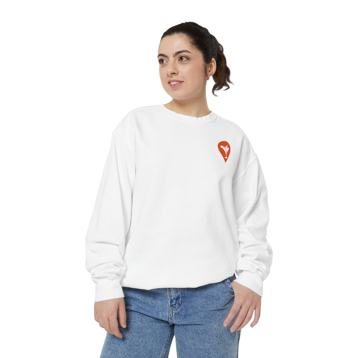 Wind & Sailing Crewneck Sweatshirt in White, female model, front
